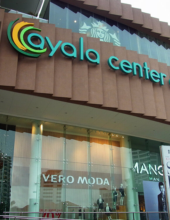 近郊の大型ショッピングモール