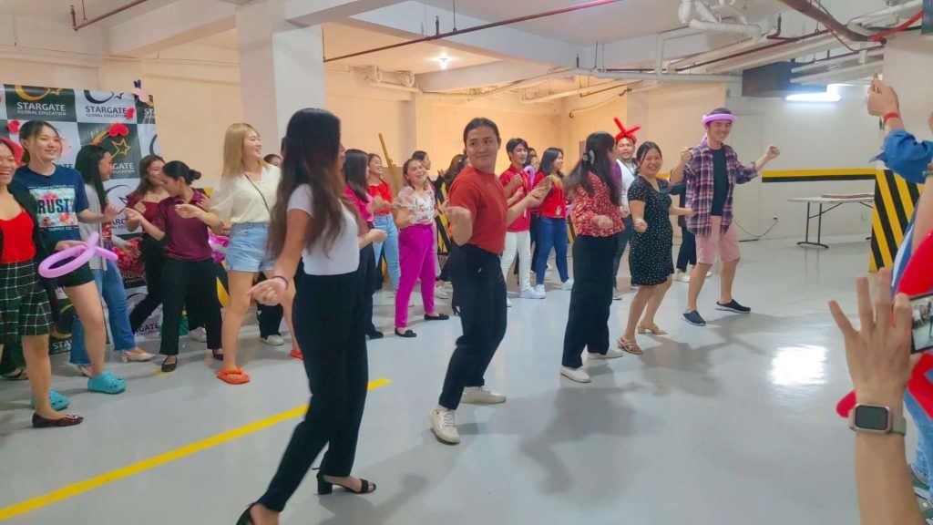 バレンタインイベント中のダンス