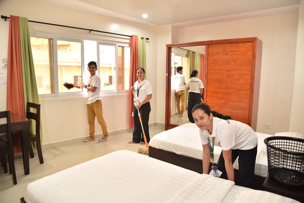 スターゲート寮内の掃除