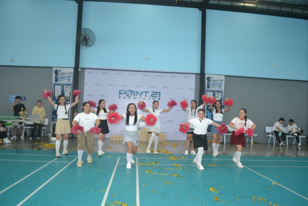 バドミントン大会の応援合戦