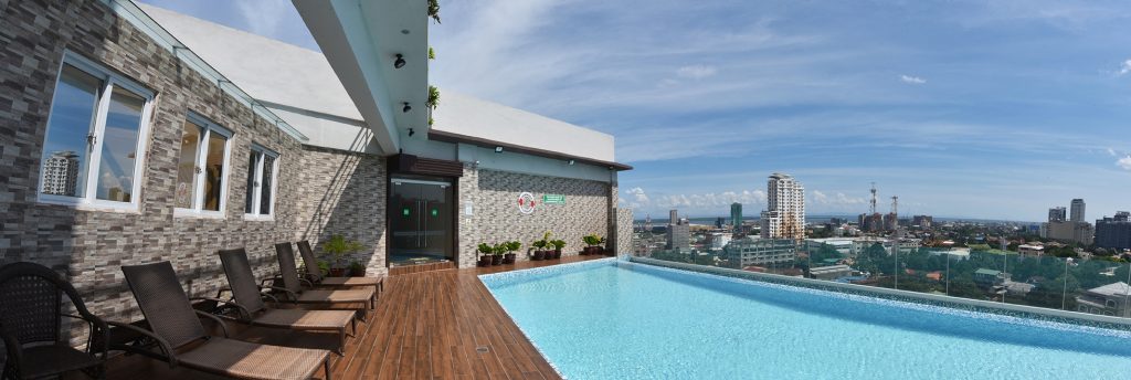 スターゲートの屋上プール