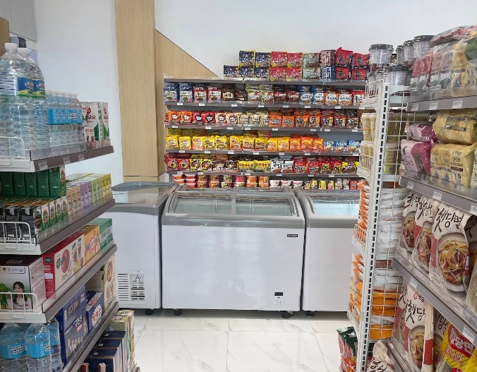 韓国系コンビニ　The Morning Calm