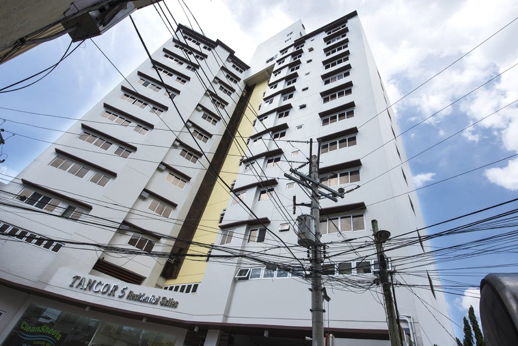 Tancor5を見上げる